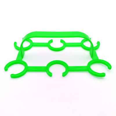 Porta garrafas de plástico de 6 pacotes de HDPE para aplicações de diâmetro de garrafa de 27-28 mm